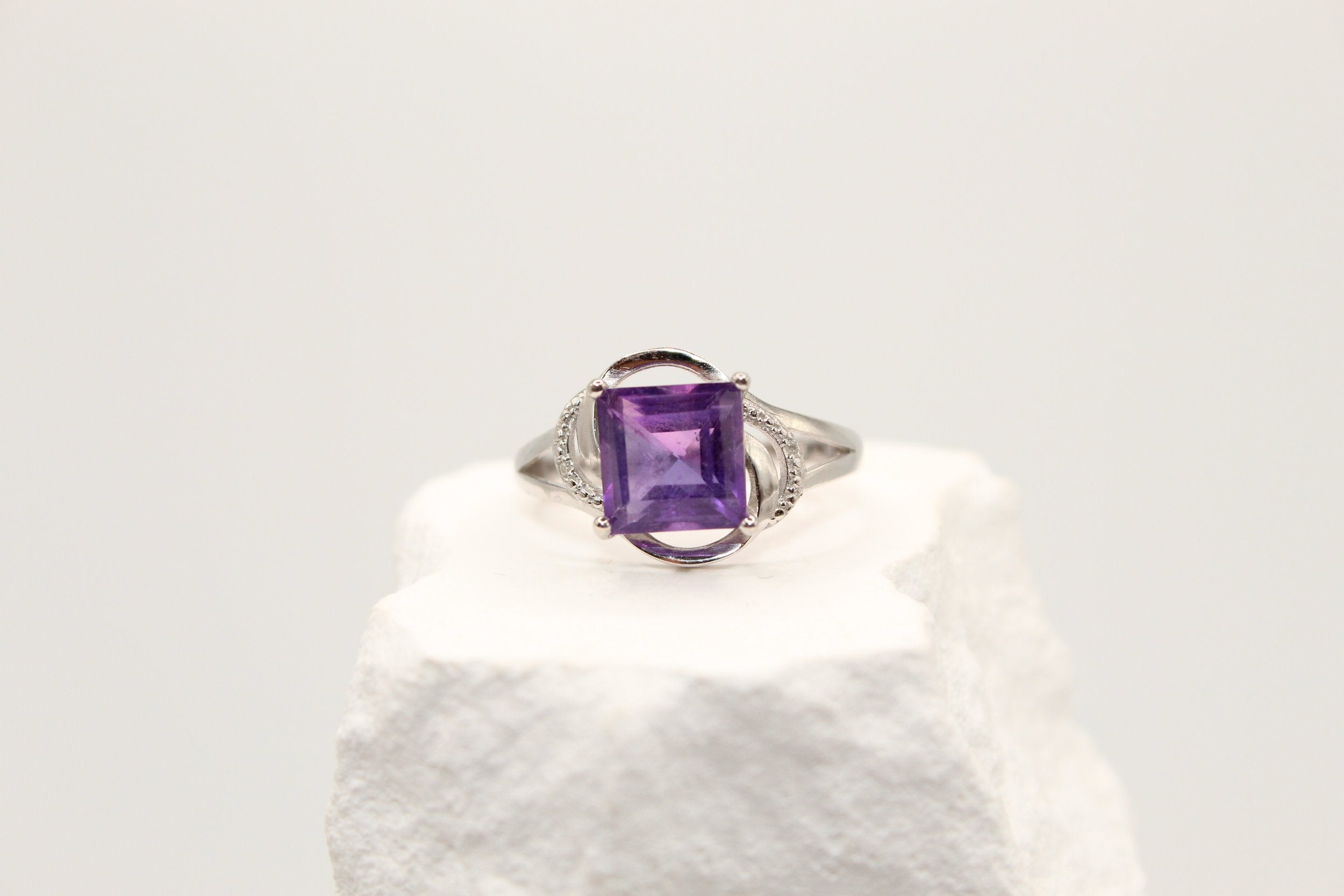 Elegant Amethyst Solitaire Ring