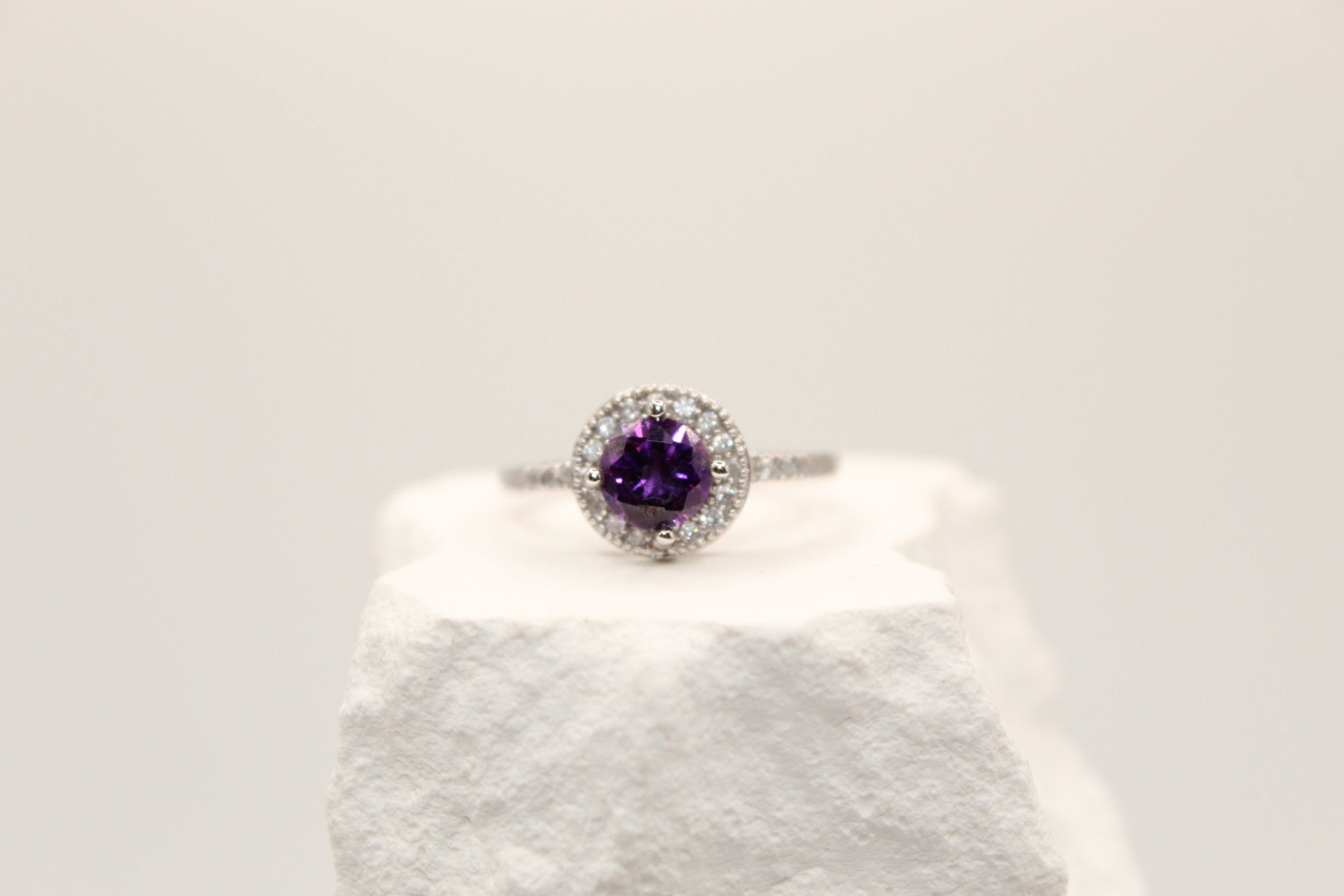 Celeste Glamour Halo Ring
