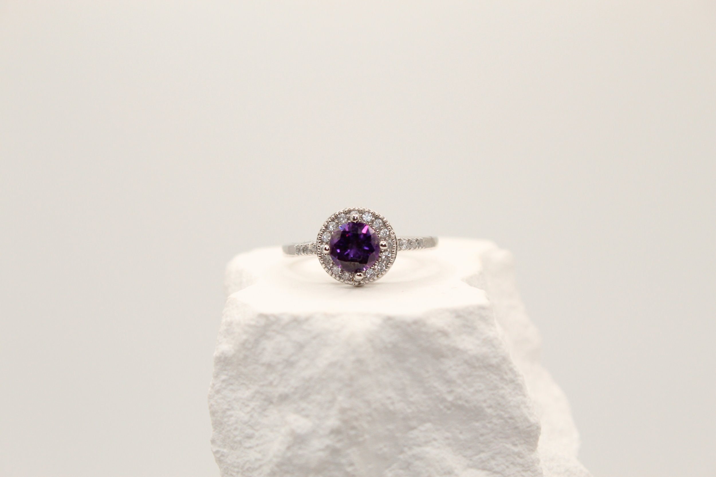 Celeste Glamour Halo Ring