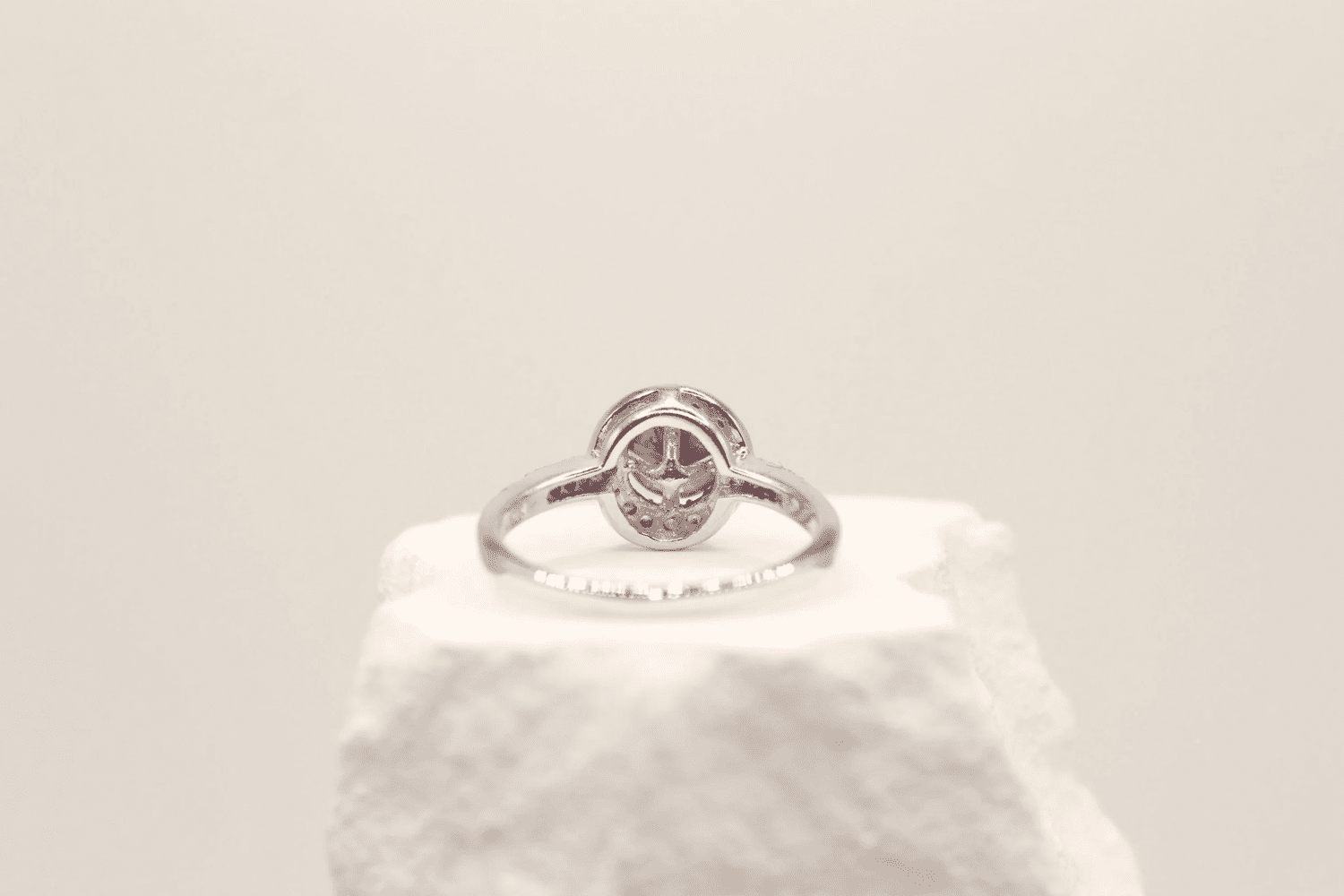 Celeste Glamour Halo Ring