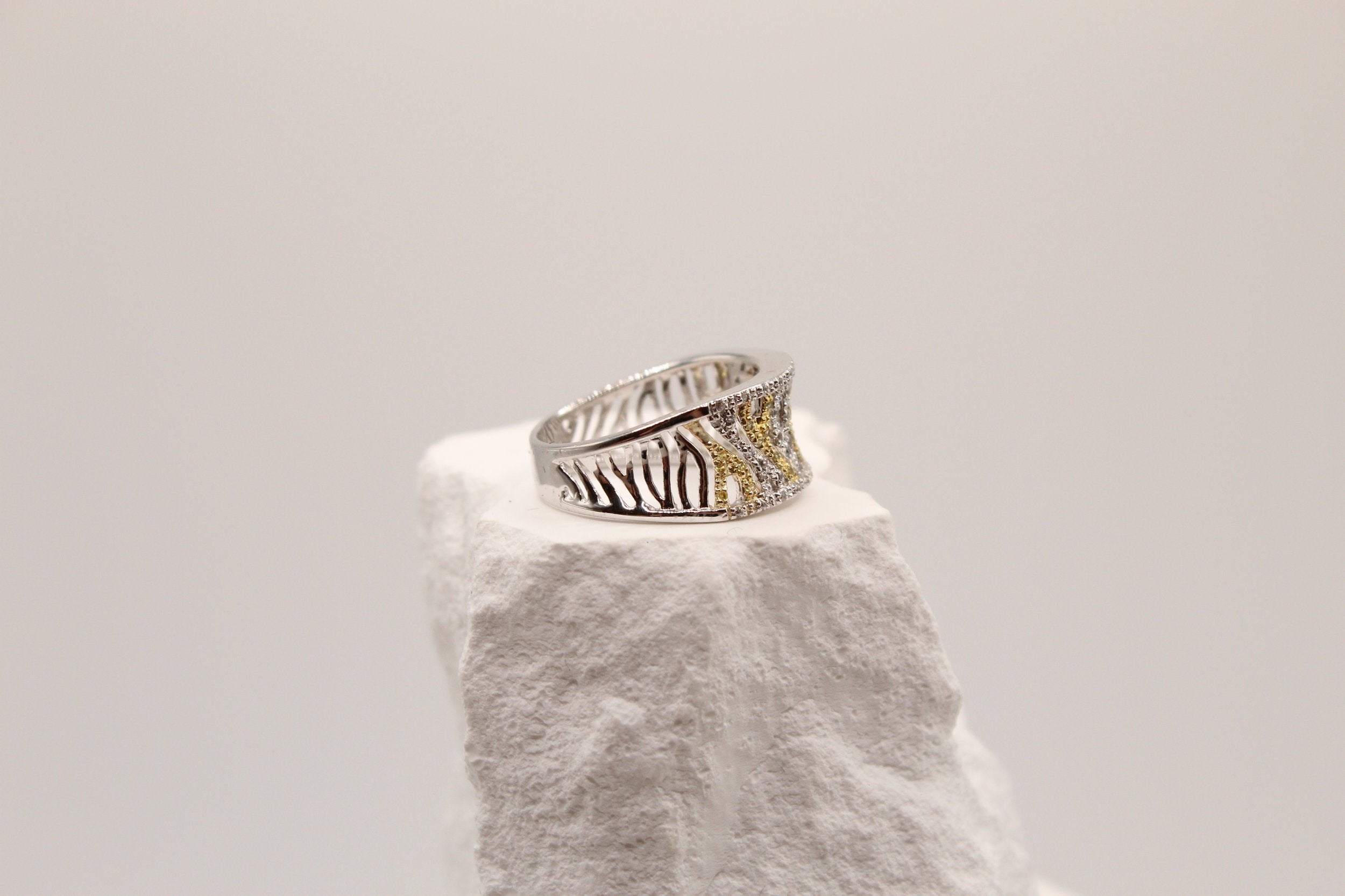 Beautiful Diamond Silver Ring