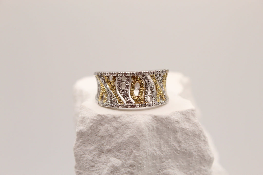 Beautiful Diamond Silver Ring