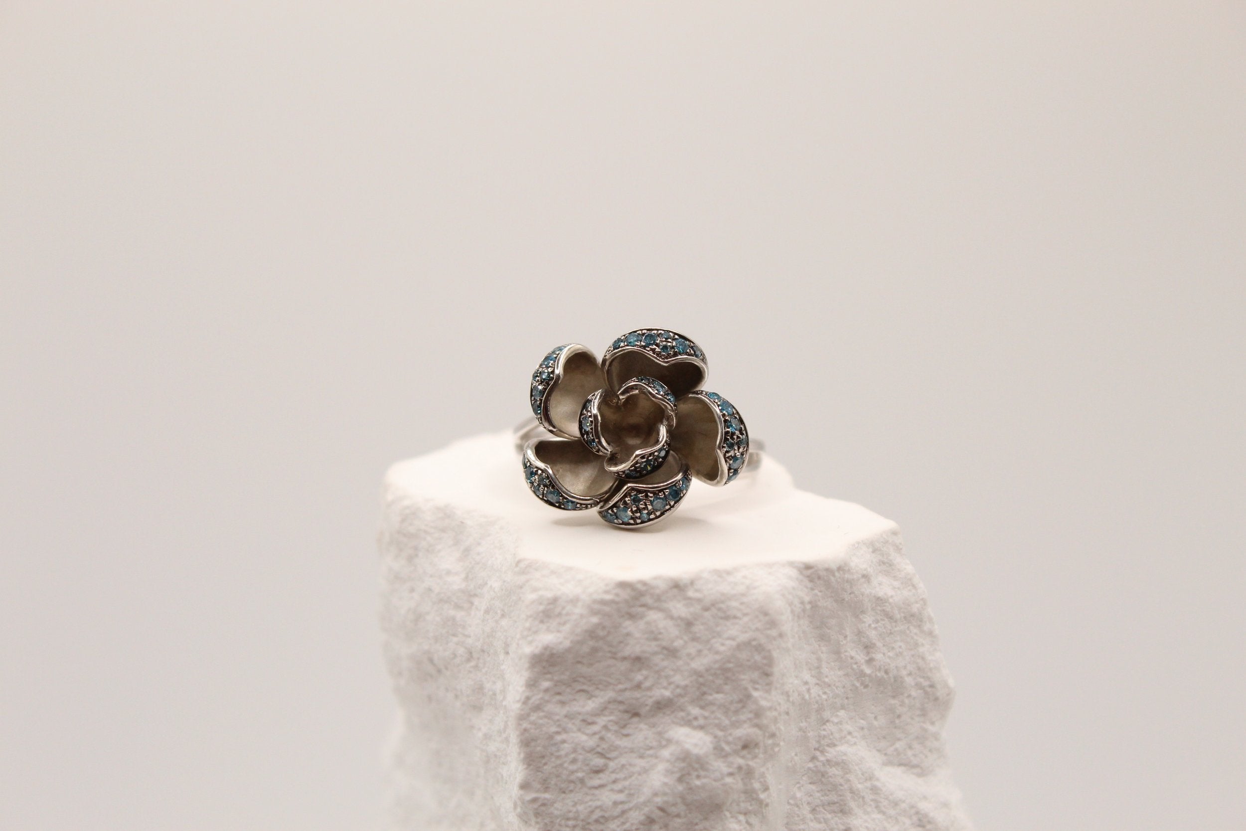 Lagoon Flower Ring