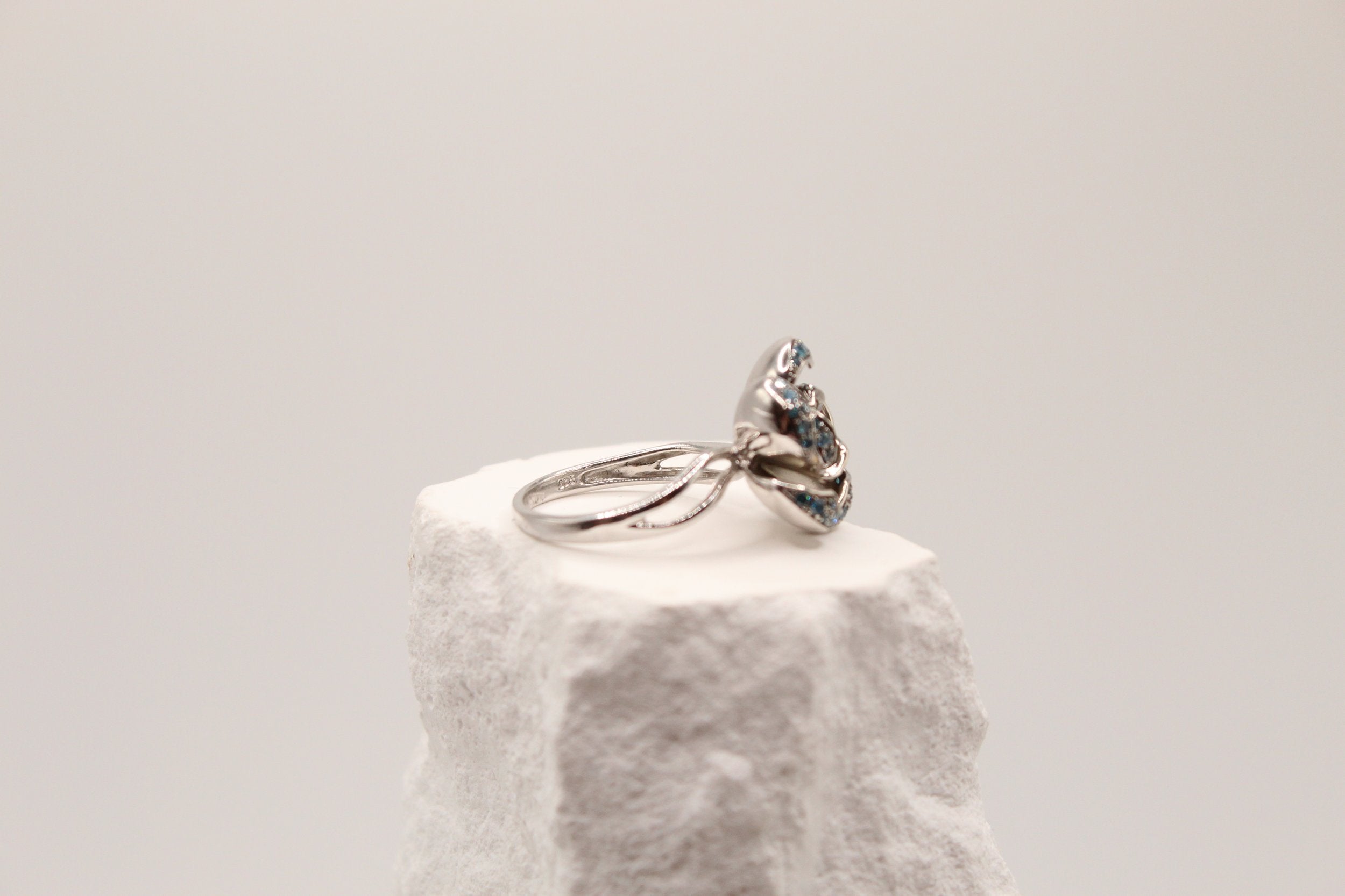 Lagoon Flower Ring