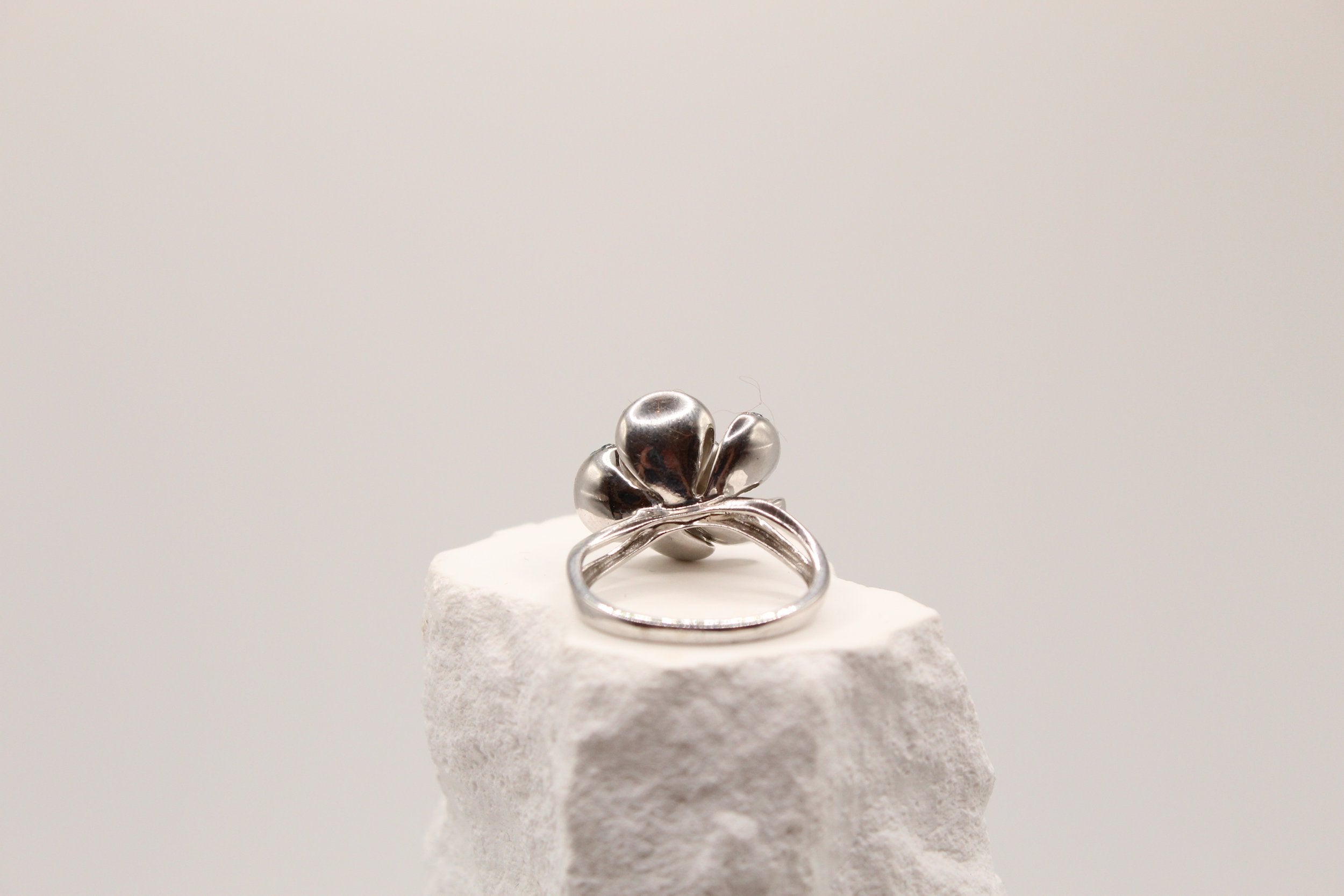 Lagoon Flower Ring