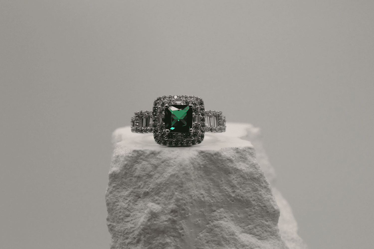 Emerald Royale Halo Ring