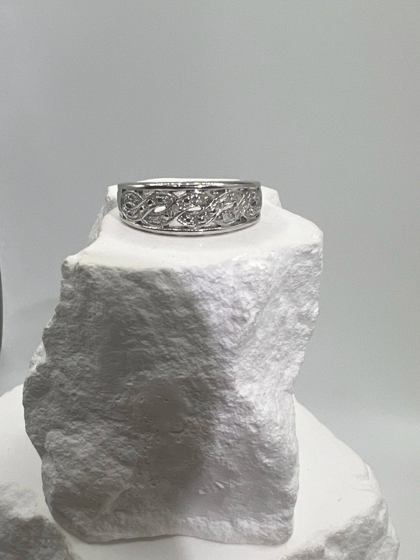 Vintage Filigree Diamond Silver Ring