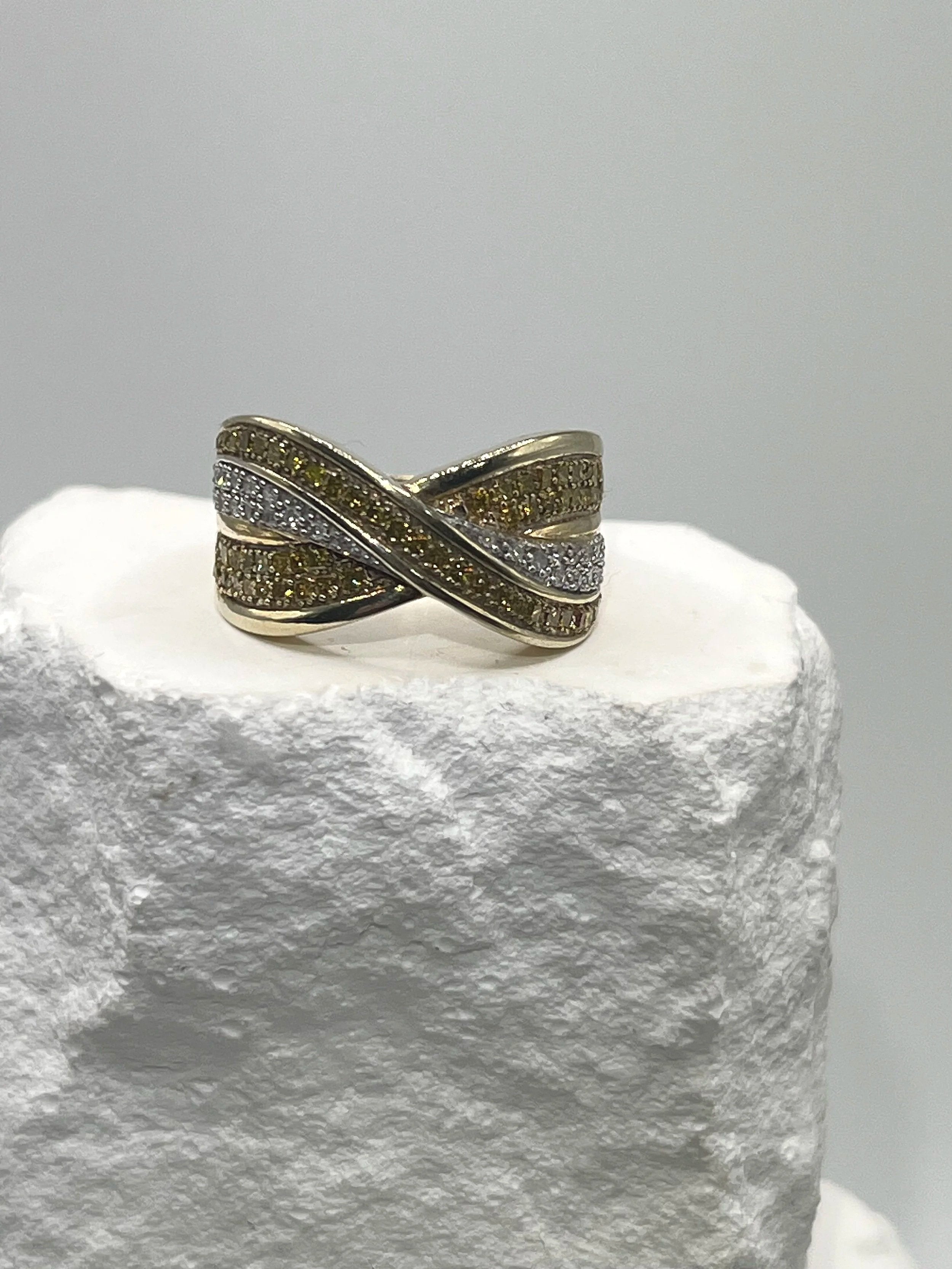 Elegant Diamond Silver Ring