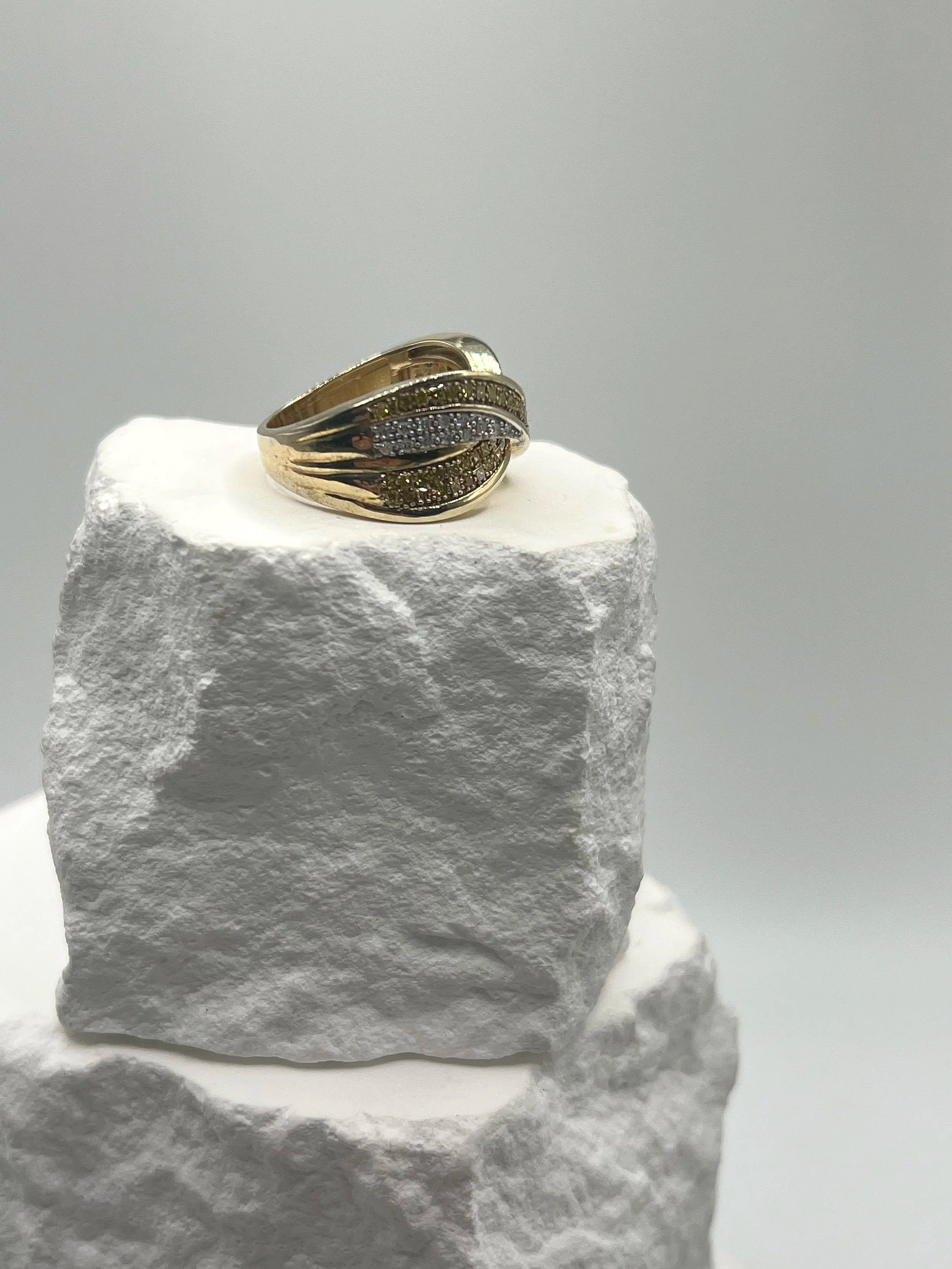 Elegant Diamond Silver Ring